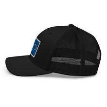 Load image into Gallery viewer, Beach trucker hat